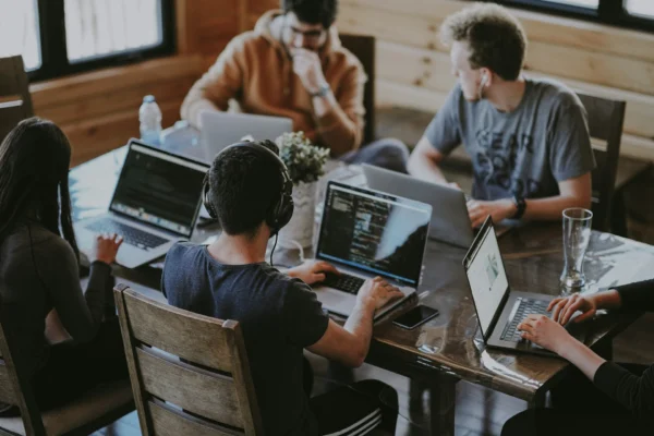 Divisão Social do Trabalho: De Durkheim ao Mundo do Trabalho Atual